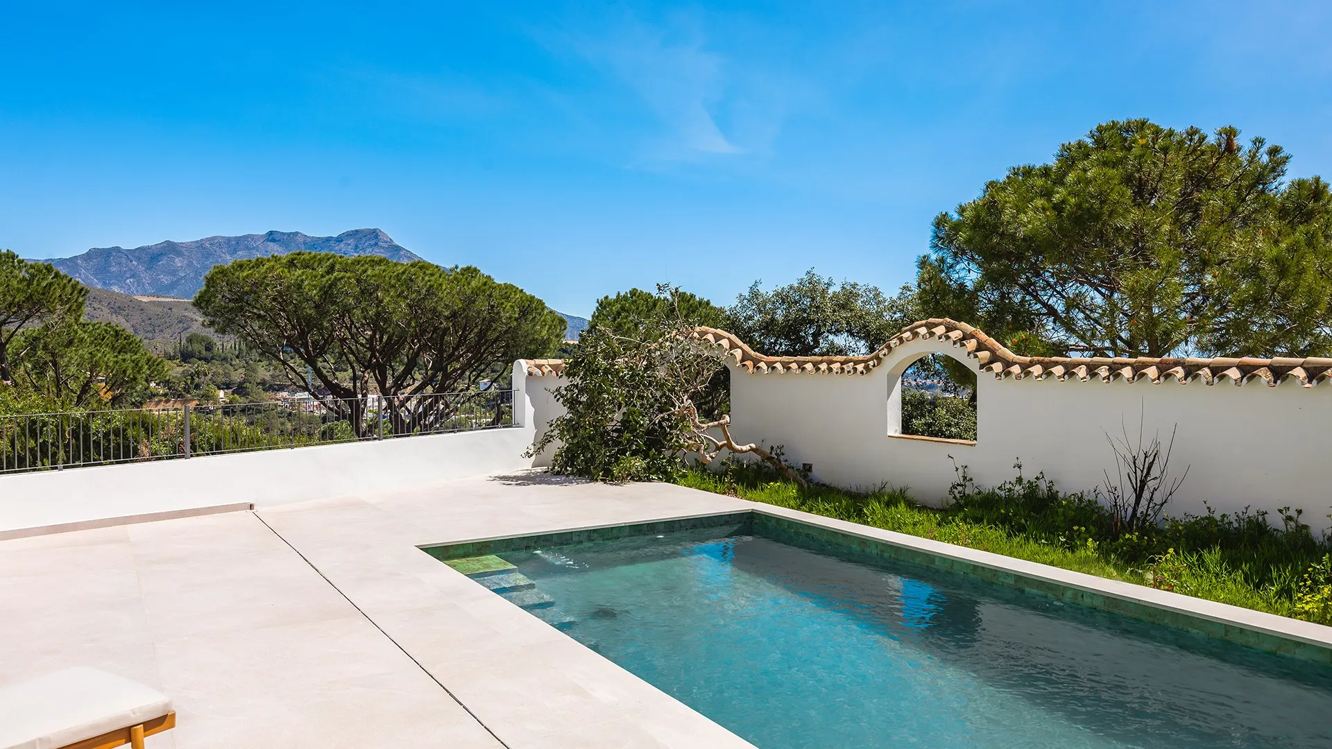 Comprar villa en El Madroñal de 5 dormitorios