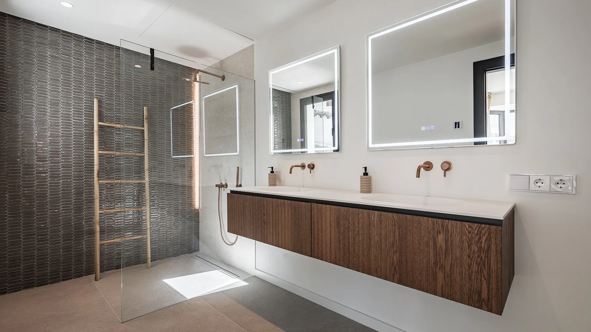 Comprar villa en El Madroñal de 5 dormitorios