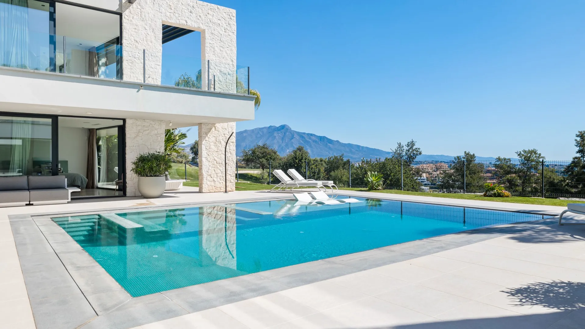 5 bedrooms La Alqueria villa for sale