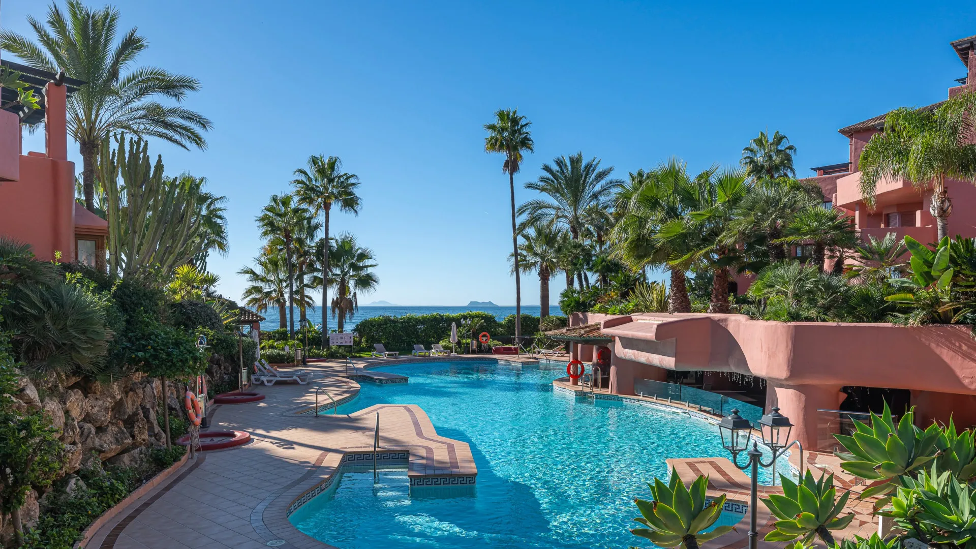 Apartamento planta baja de 3 dormitorios en venta en Almenara Beach