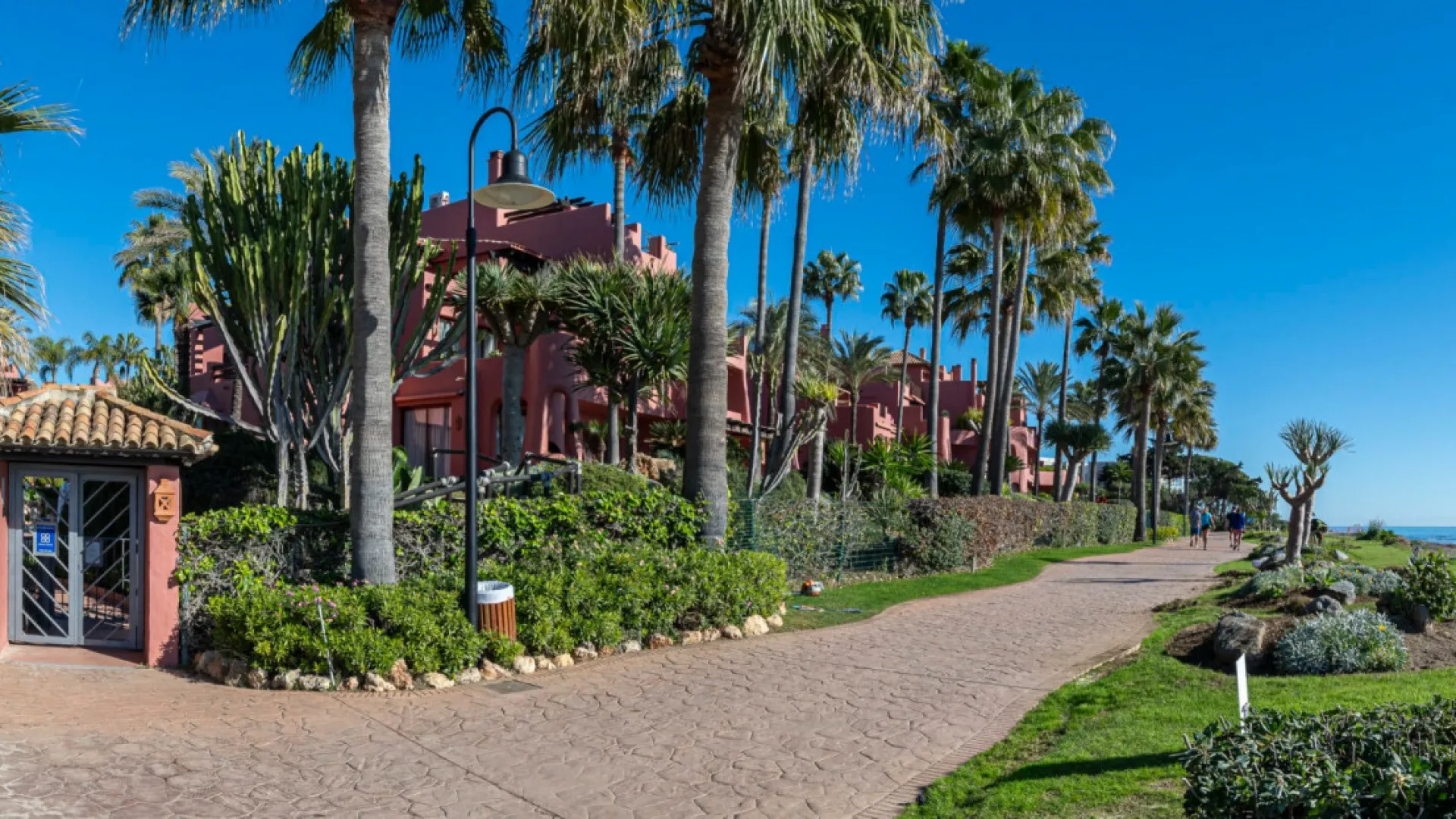 Apartamento planta baja de 3 dormitorios en venta en Almenara Beach