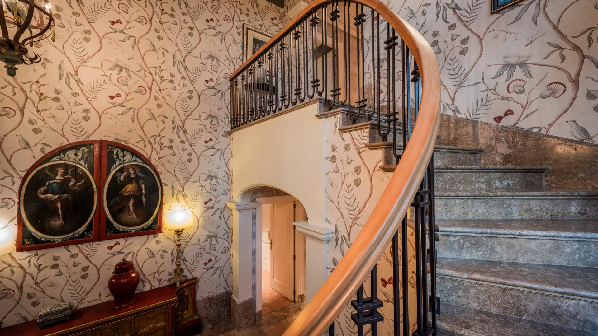 Villa en venta con 8 dormitorios en Guadalmina Baja