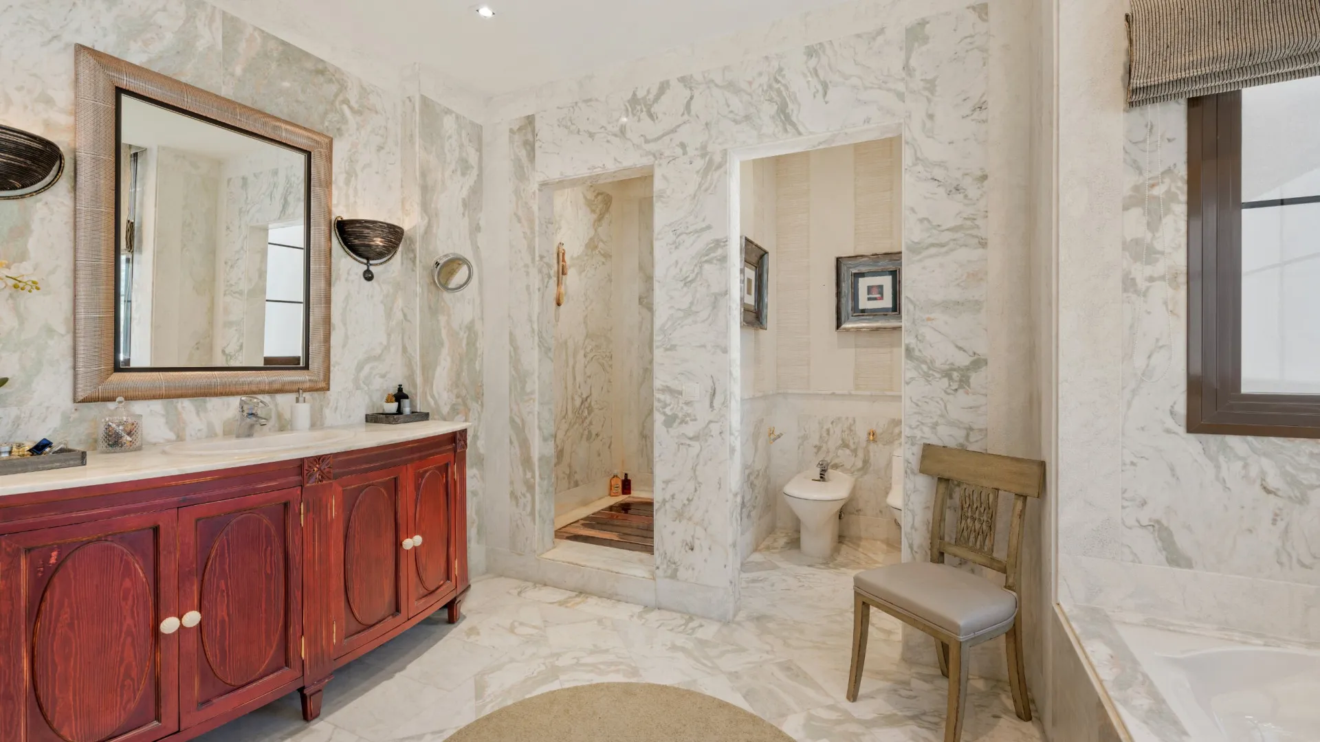 Villa en venta con 8 dormitorios en Guadalmina Baja