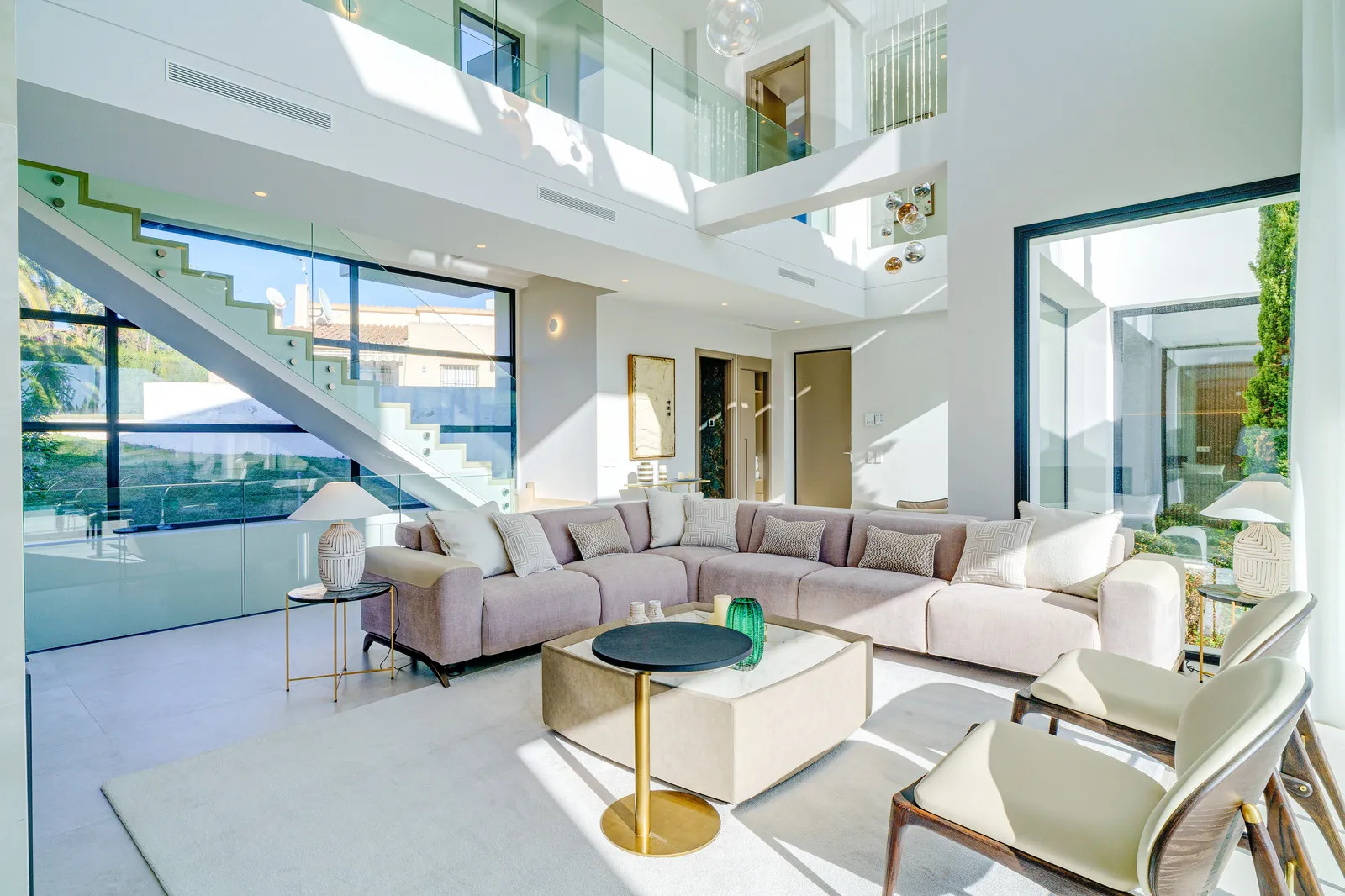 Marbesa 5 bedrooms villa for sale