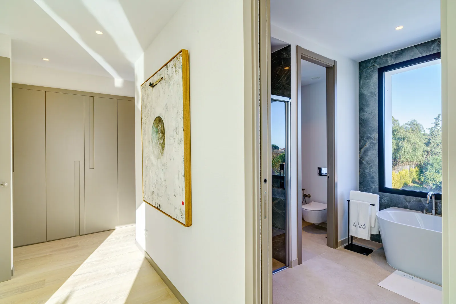 Marbesa 5 bedrooms villa for sale