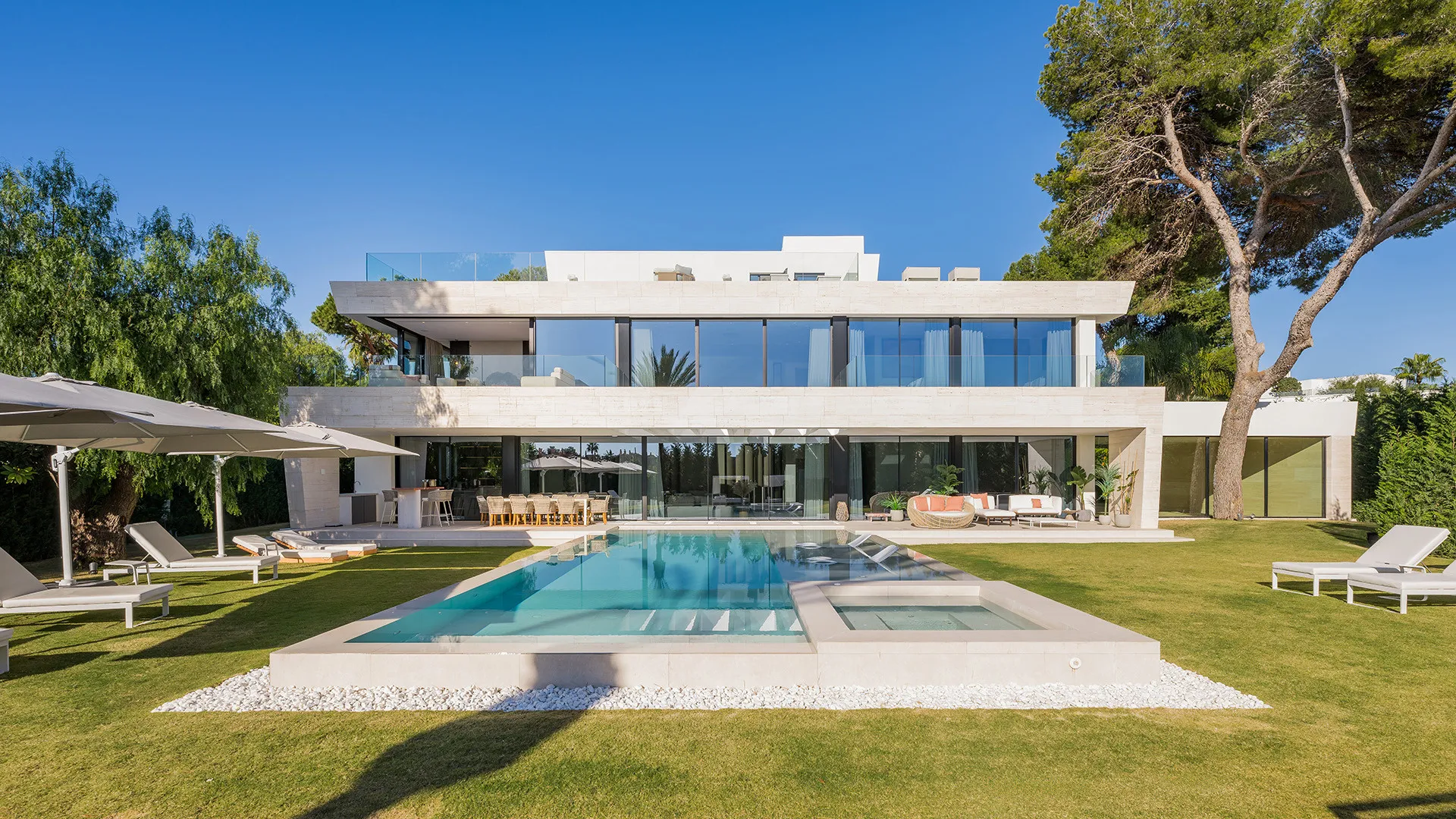 Los Monteros 6 bedrooms villa for sale