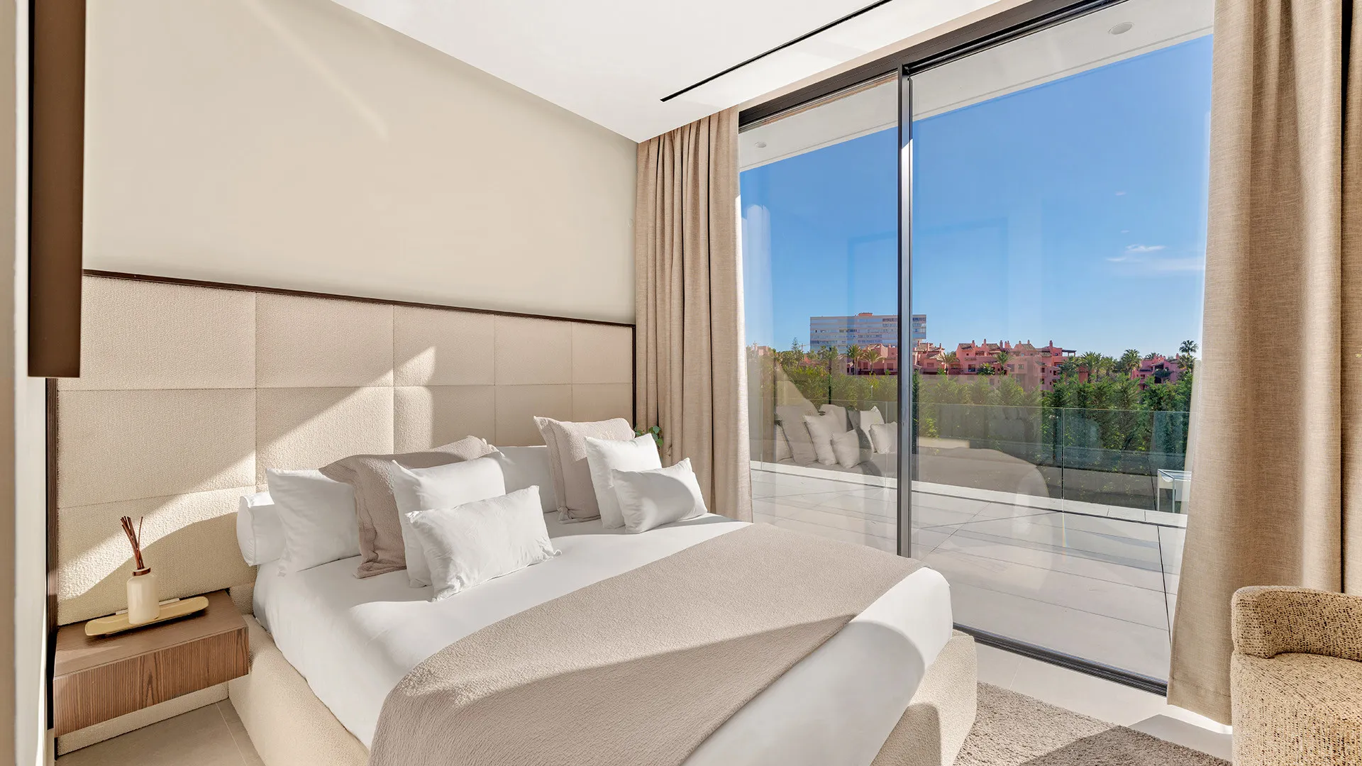 Los Monteros 6 bedrooms villa for sale