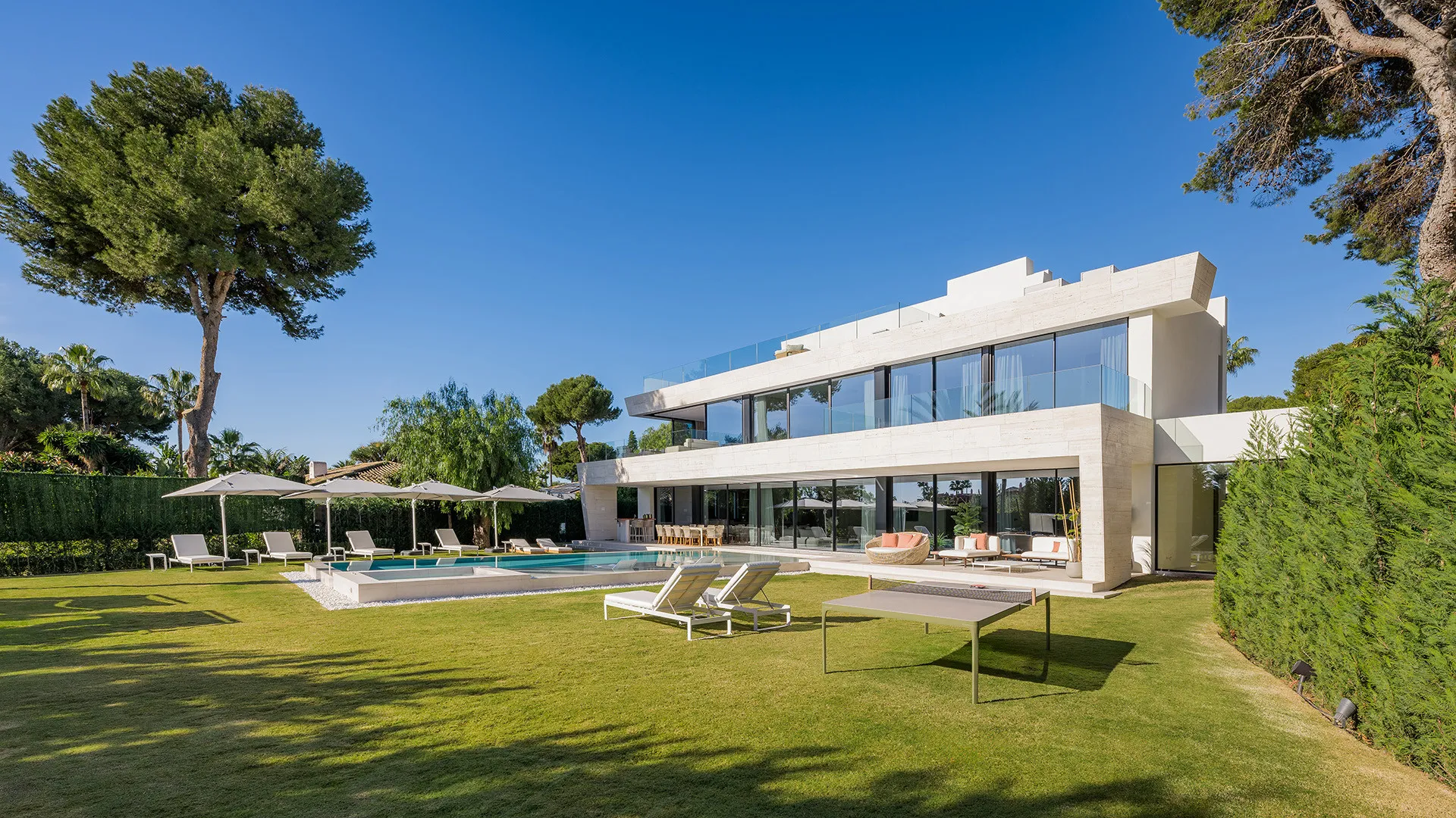 Los Monteros 6 bedrooms villa for sale