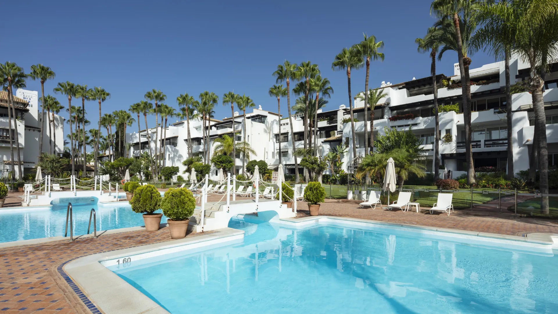 Ground floor apartment with 3 bedrooms for sale in Marina Puente Romano