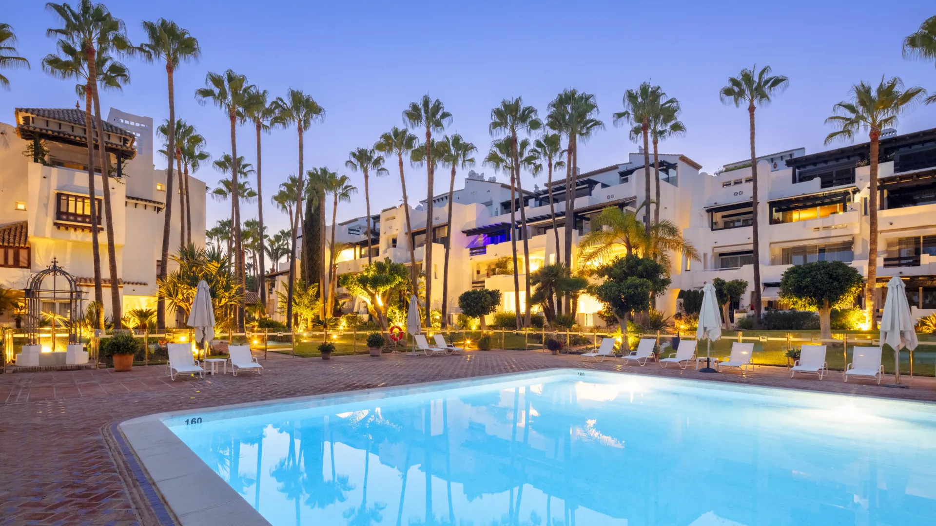 Ground floor apartment with 3 bedrooms for sale in Marina Puente Romano