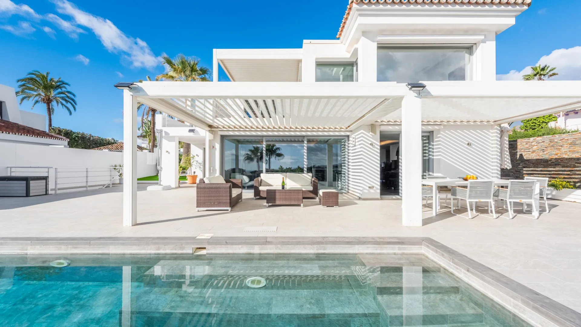 Villa en venta en Las Lomas de Nueva Andalucia