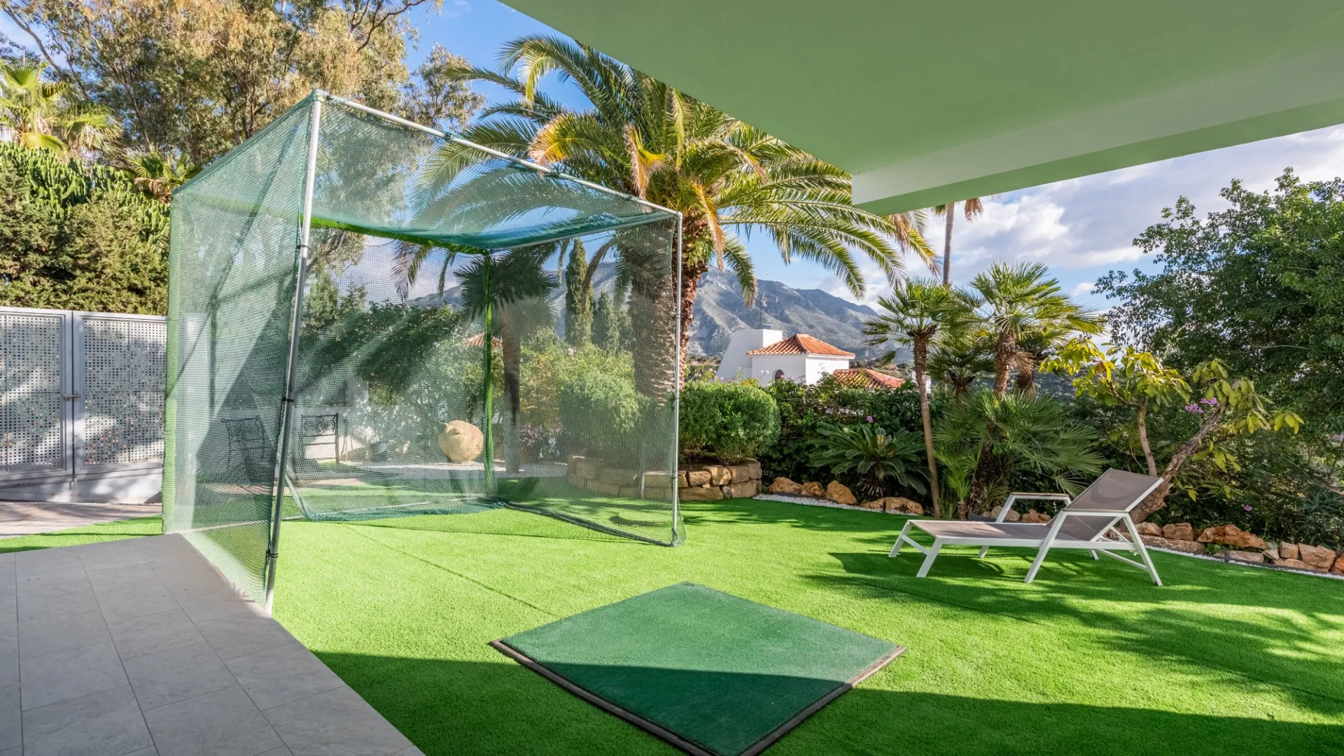 Villa en venta en Las Lomas de Nueva Andalucia