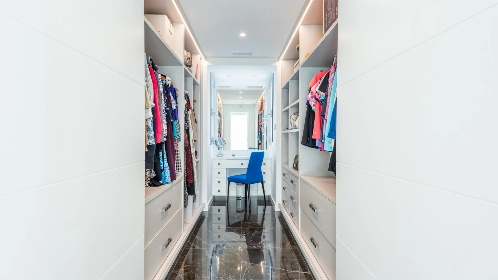 Villa en venta en Las Lomas de Nueva Andalucia