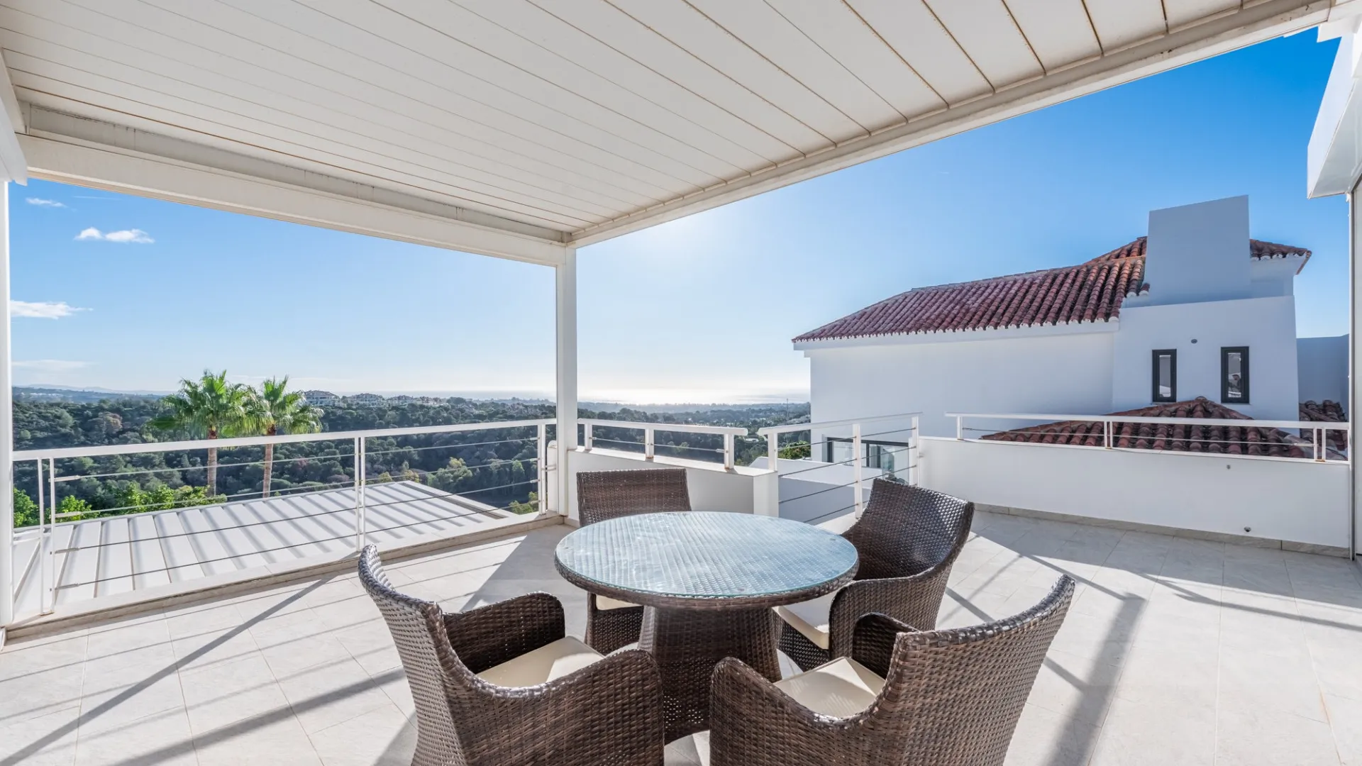 Villa en venta en Las Lomas de Nueva Andalucia