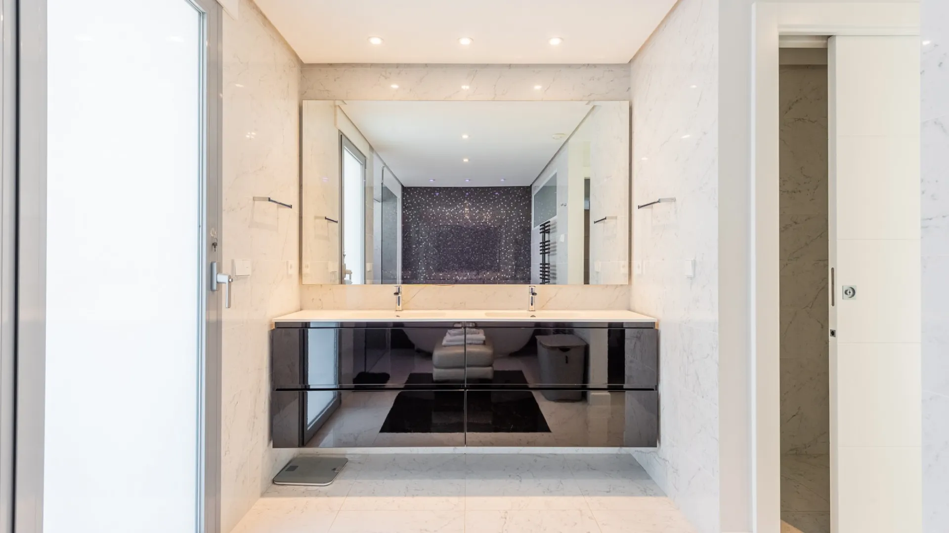 Villa en venta en Las Lomas de Nueva Andalucia