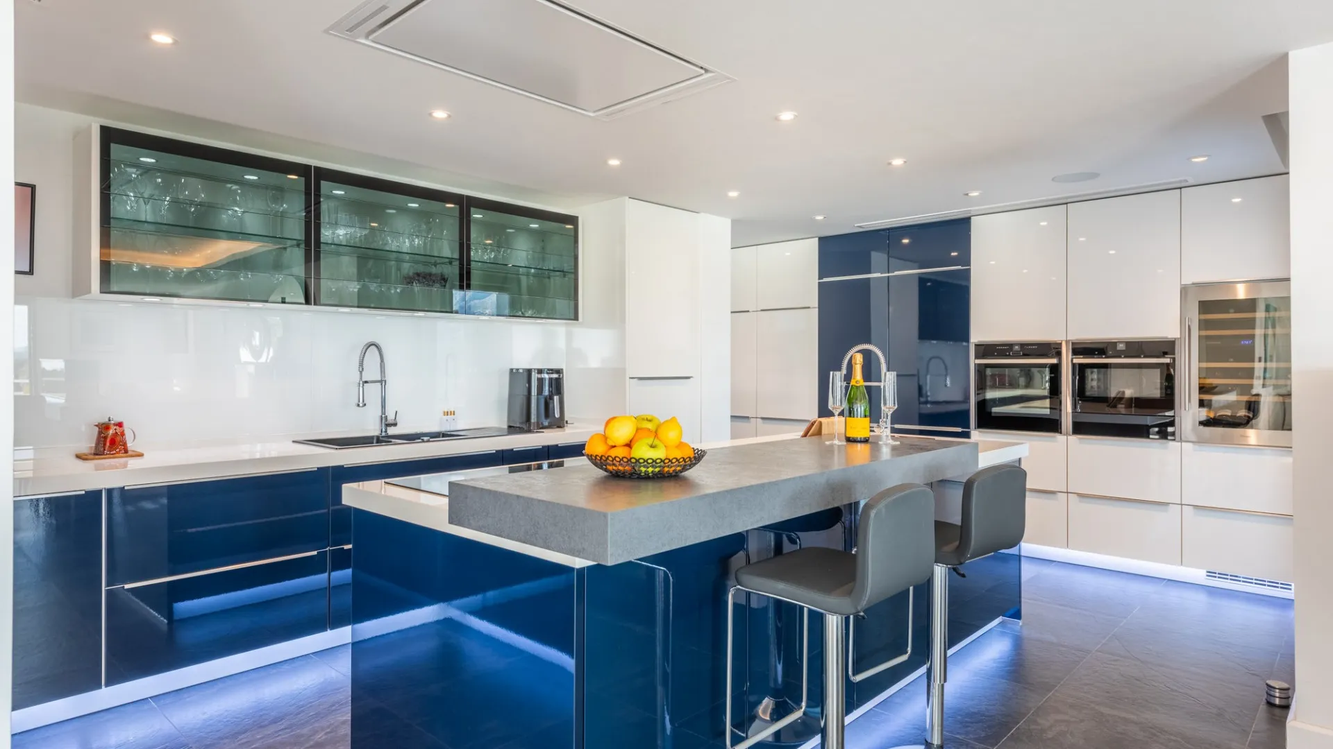 Villa en venta en Las Lomas de Nueva Andalucia