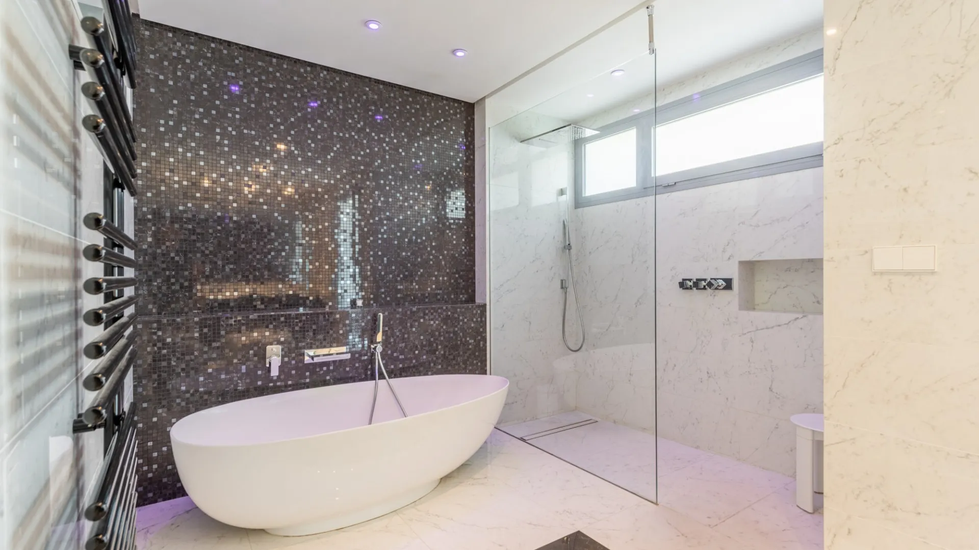 Villa en venta en Las Lomas de Nueva Andalucia