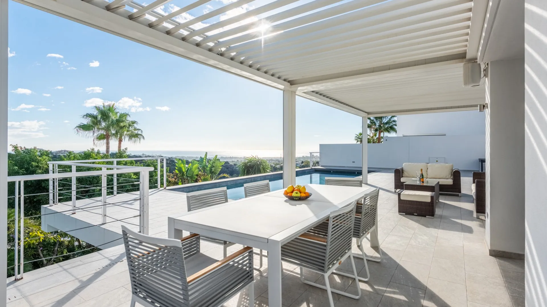 Villa en venta en Las Lomas de Nueva Andalucia