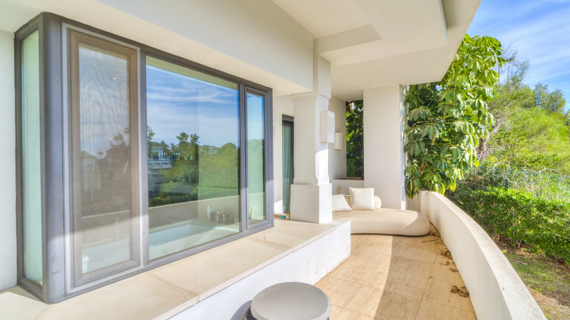 5 bedrooms villa for sale in Lomas de Magna Marbella