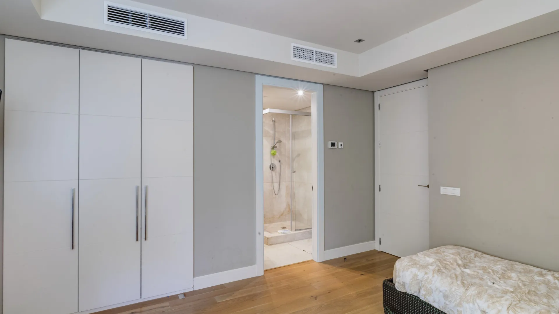 5 bedrooms villa for sale in Lomas de Magna Marbella