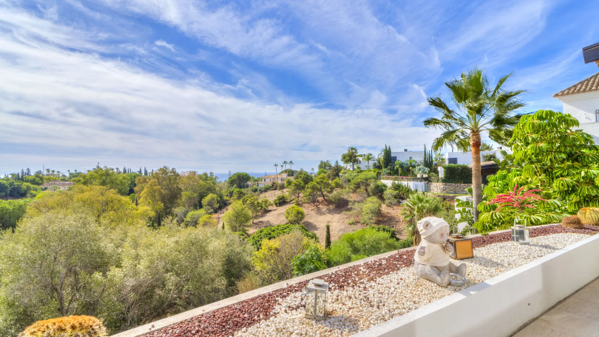 5 bedrooms villa for sale in Lomas de Magna Marbella