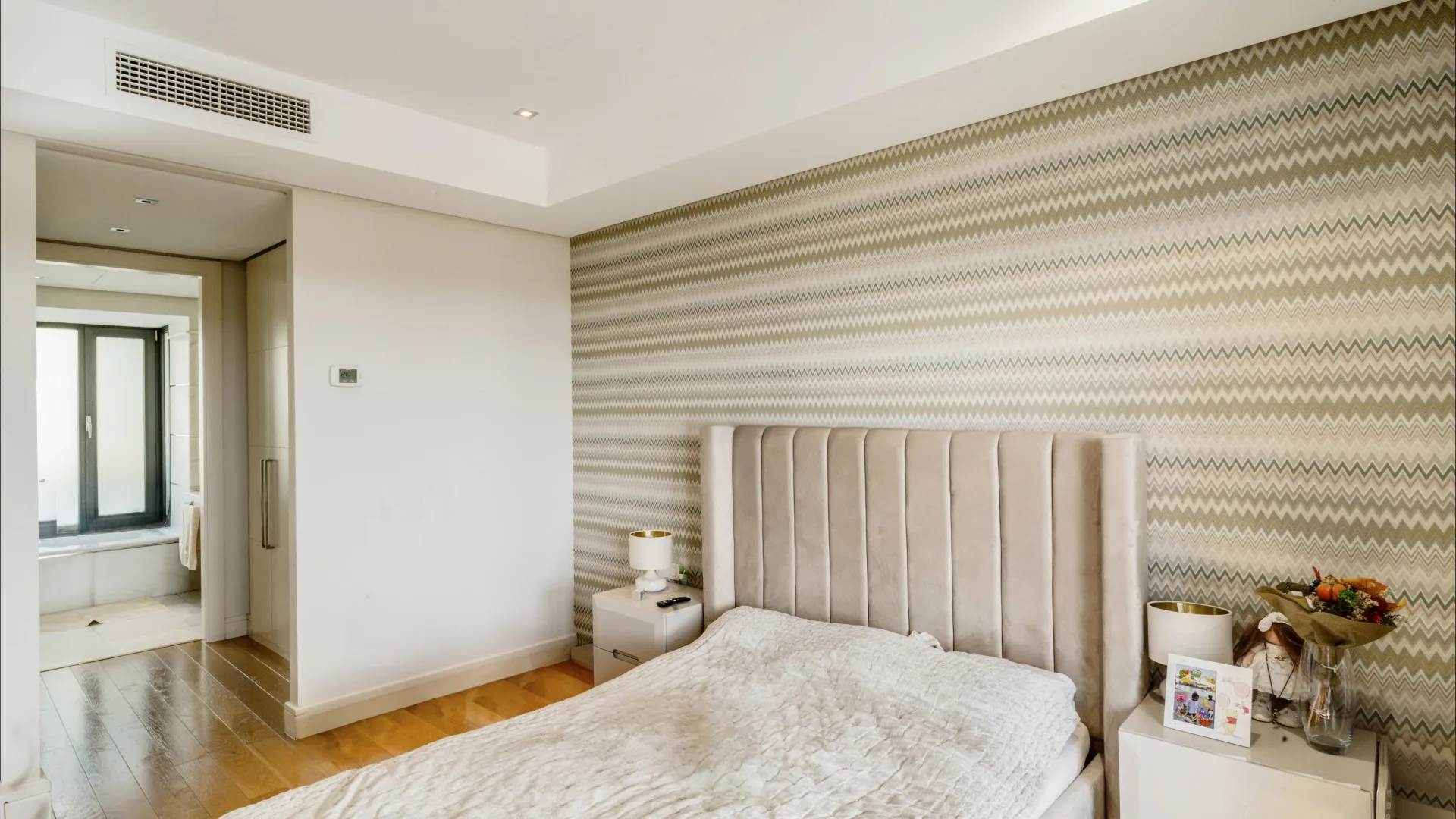 5 bedrooms villa for sale in Lomas de Magna Marbella