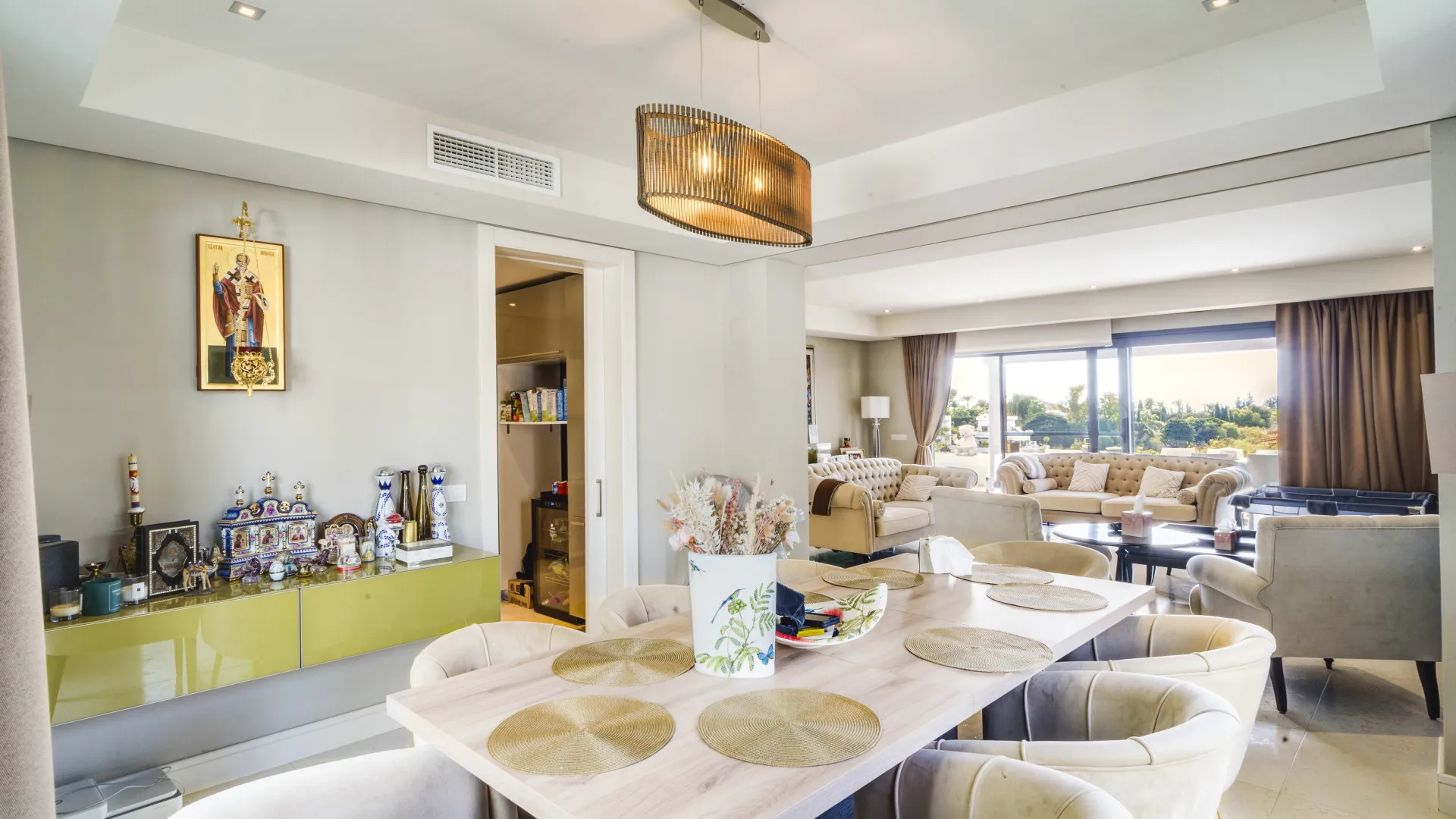 5 bedrooms villa for sale in Lomas de Magna Marbella