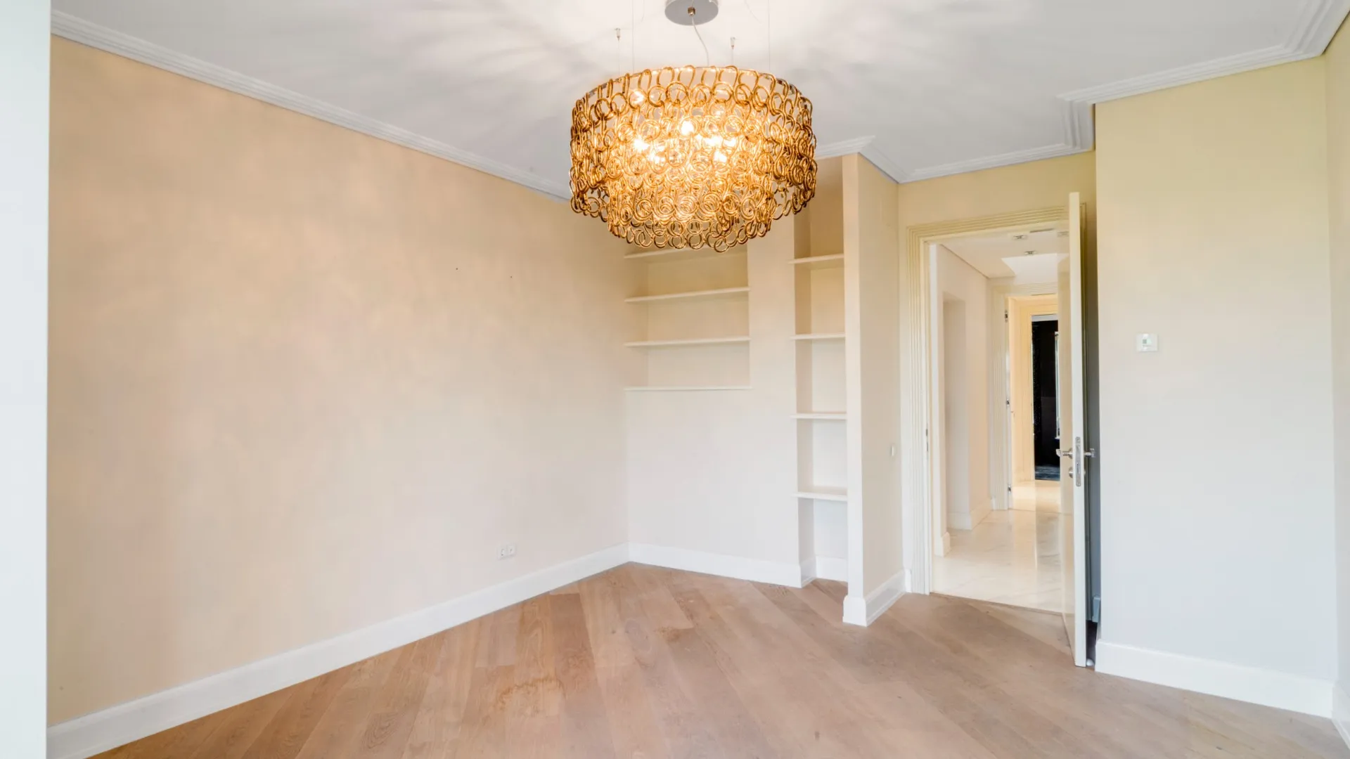 6 bedrooms villa in Lomas de Magna Marbella for sale