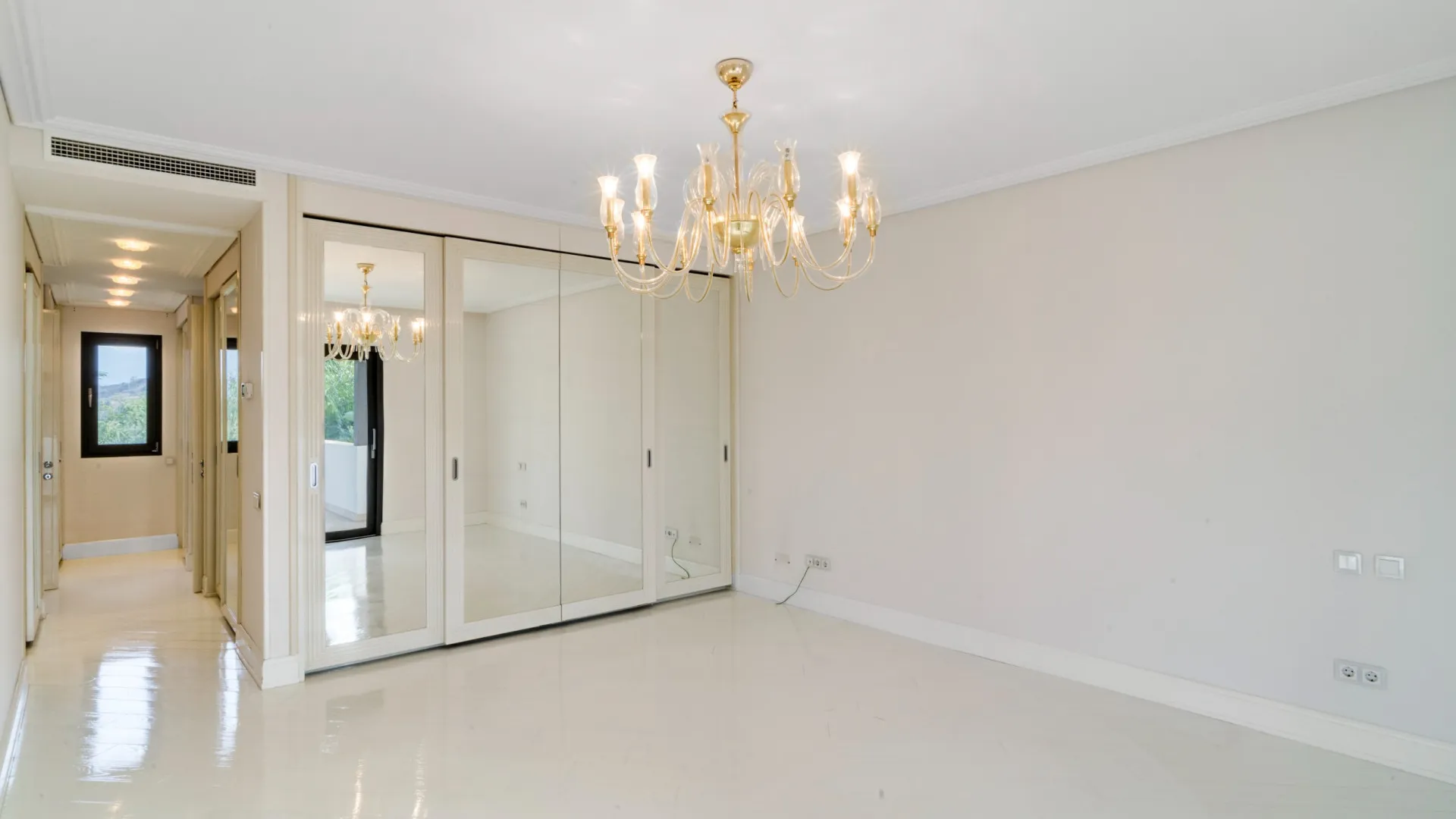 6 bedrooms villa in Lomas de Magna Marbella for sale