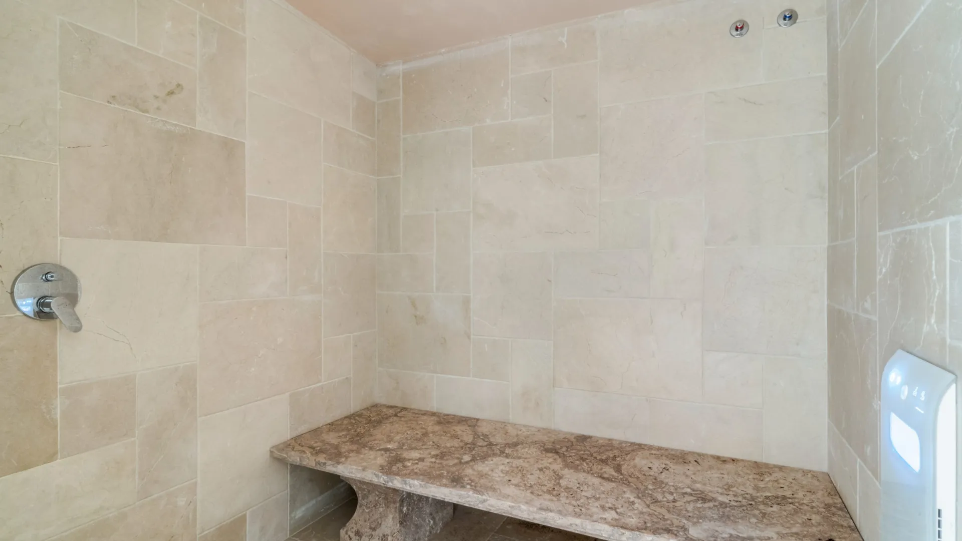 6 bedrooms villa in Lomas de Magna Marbella for sale