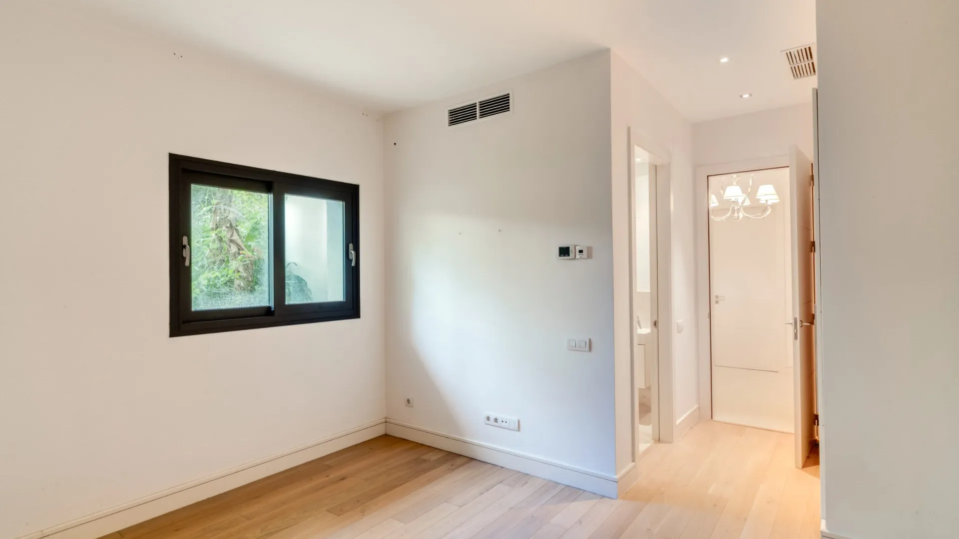 6 bedrooms villa in Lomas de Magna Marbella for sale