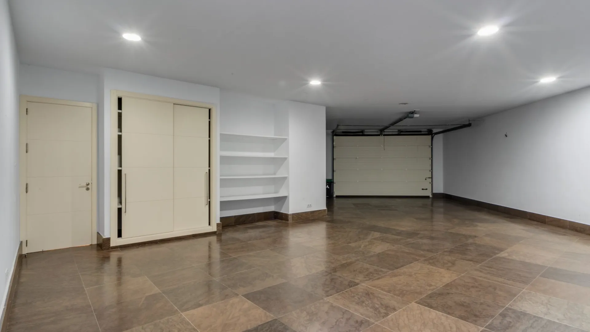 6 bedrooms villa in Lomas de Magna Marbella for sale