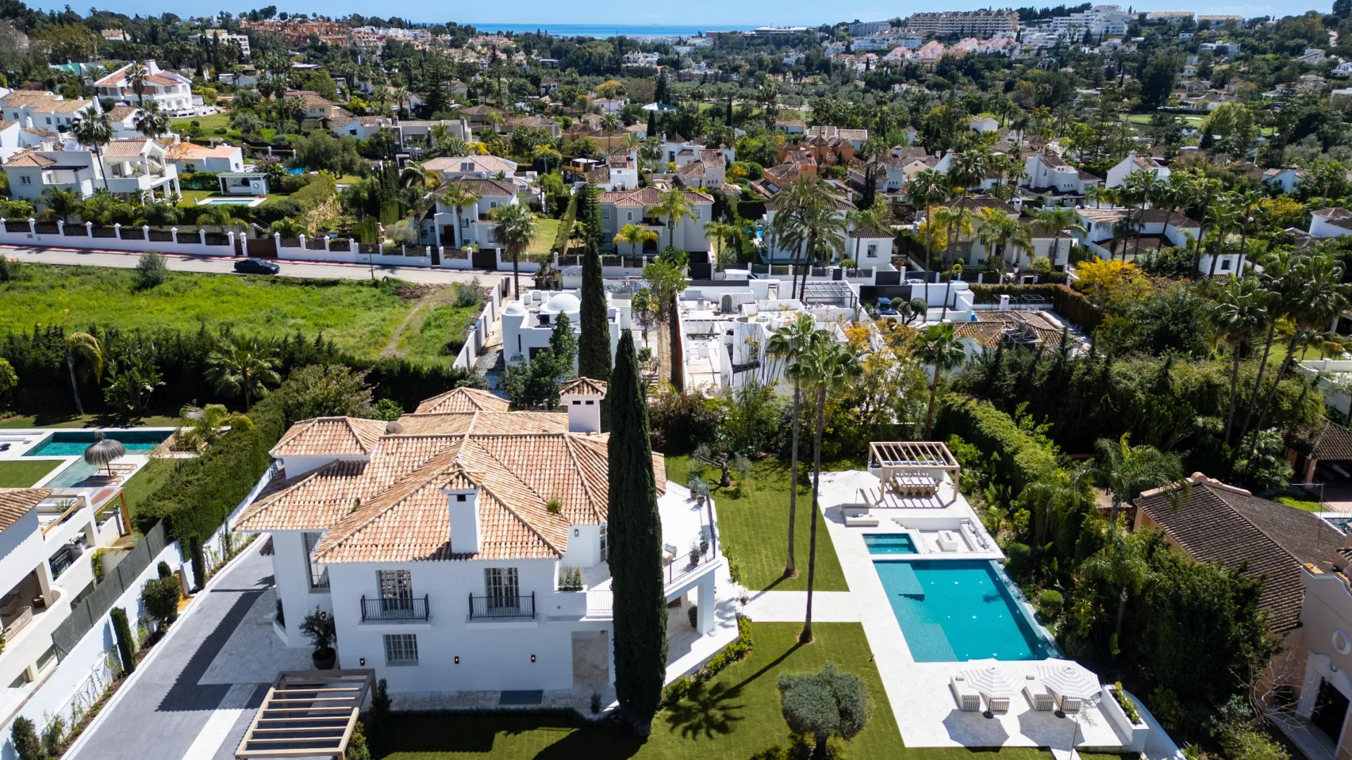 Villa en venta en Las Brisas con 5 dormitorios