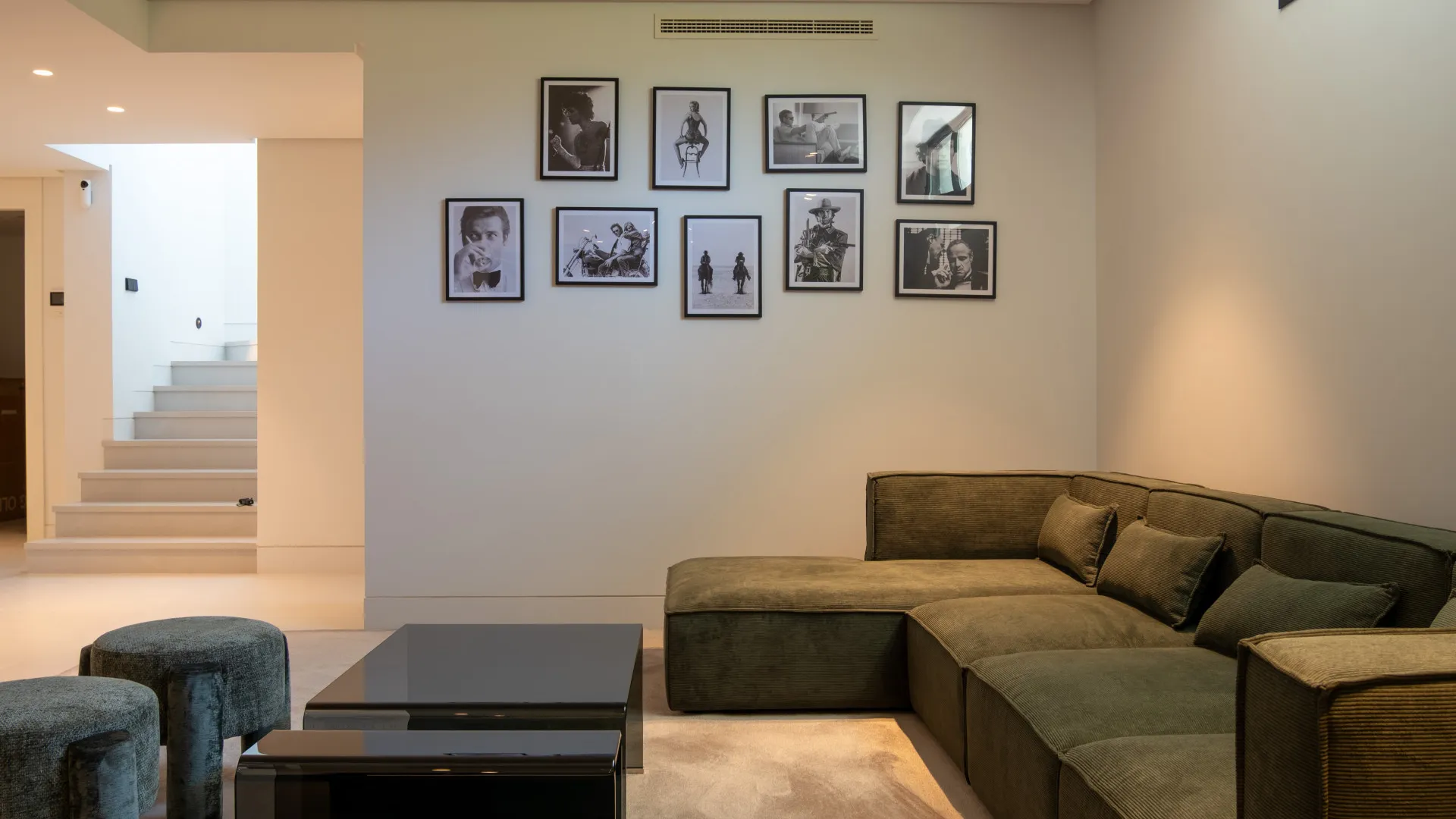 Comprar villa con 6 dormitorios en Los Naranjos