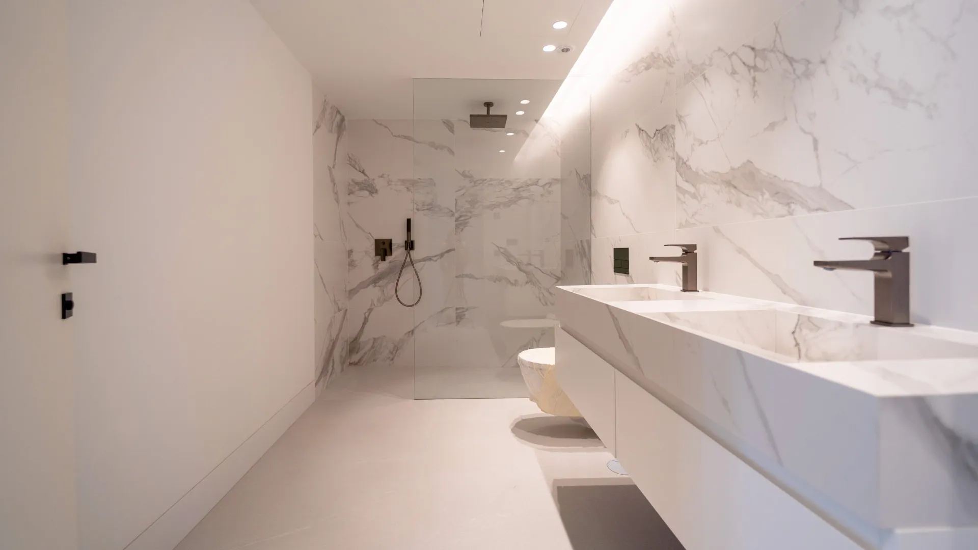 Comprar villa con 6 dormitorios en Los Naranjos