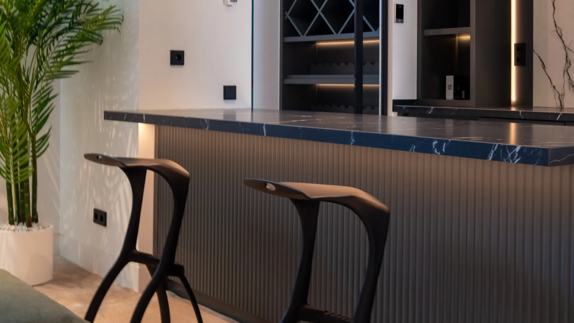 Comprar villa con 6 dormitorios en Los Naranjos