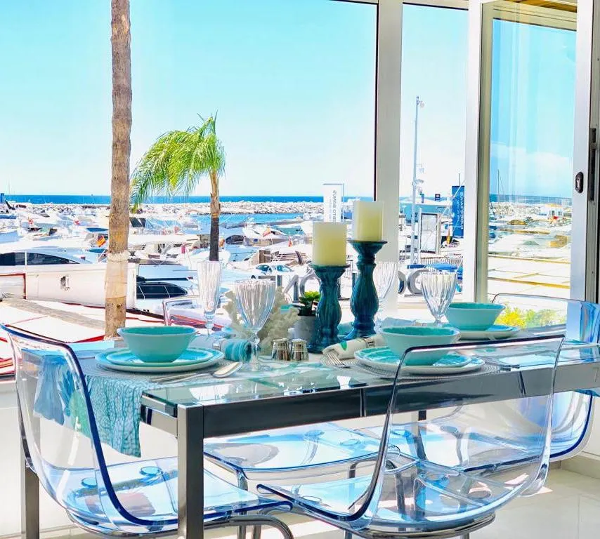 Apartamento en venta en Marbella - Puerto Banus con 2 dormitorios