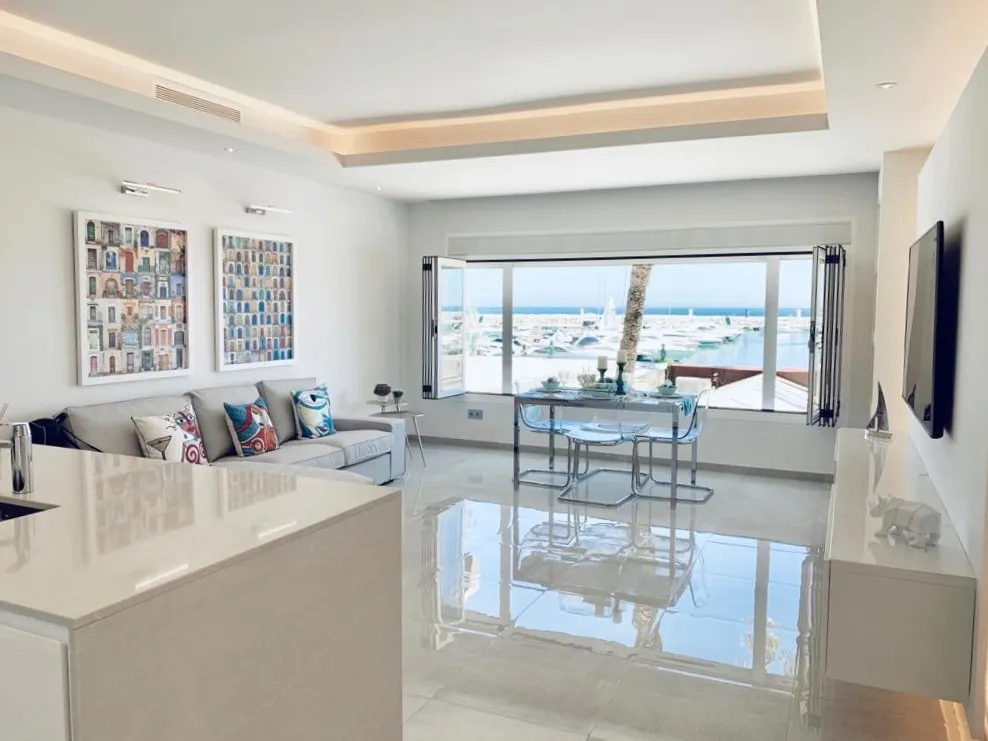 Apartamento en venta en Marbella - Puerto Banus con 2 dormitorios