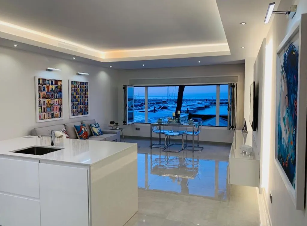 Apartamento en venta en Marbella - Puerto Banus con 2 dormitorios