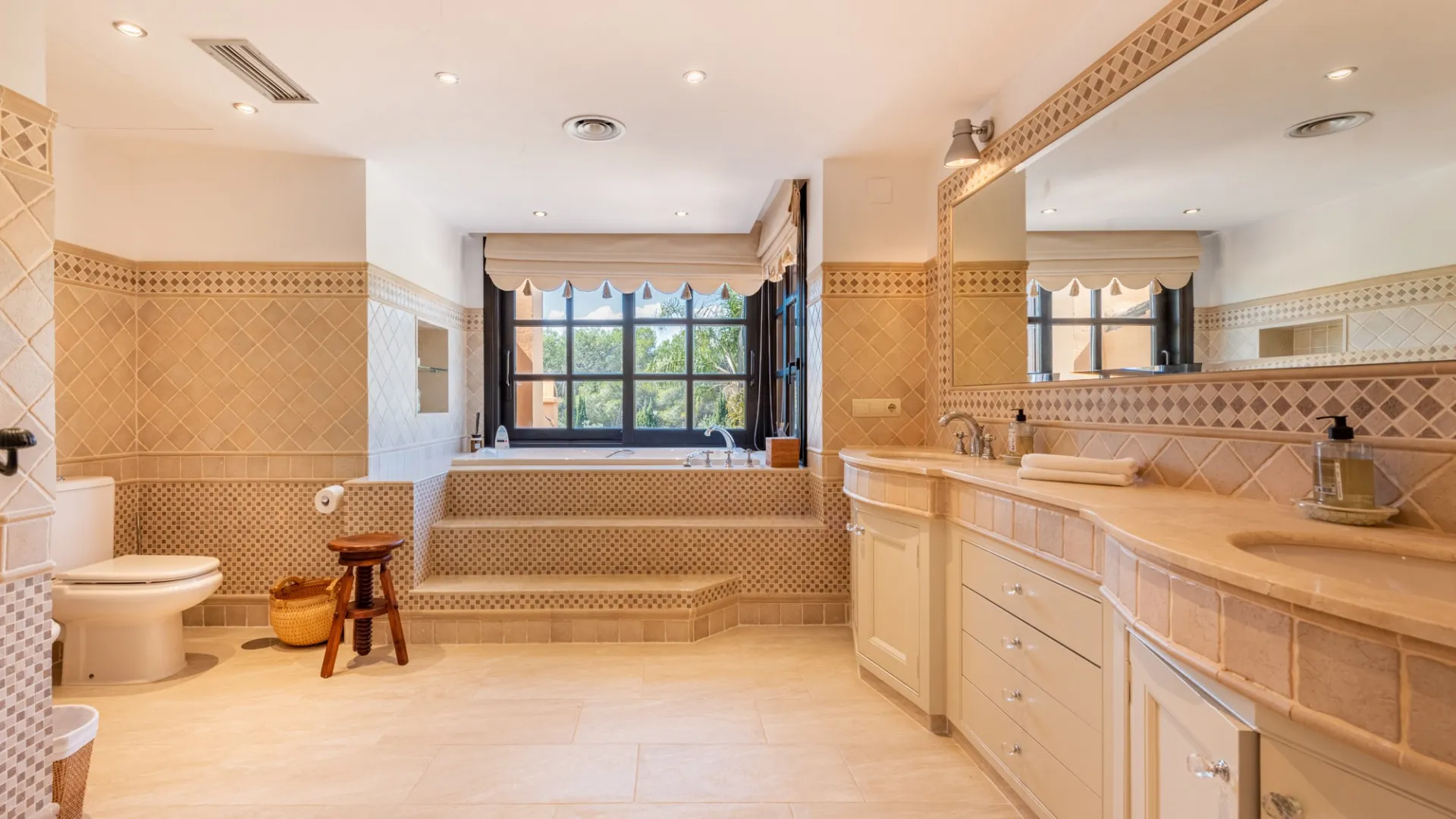 Paraiso Medio, villa con 4 dormitorios a la venta