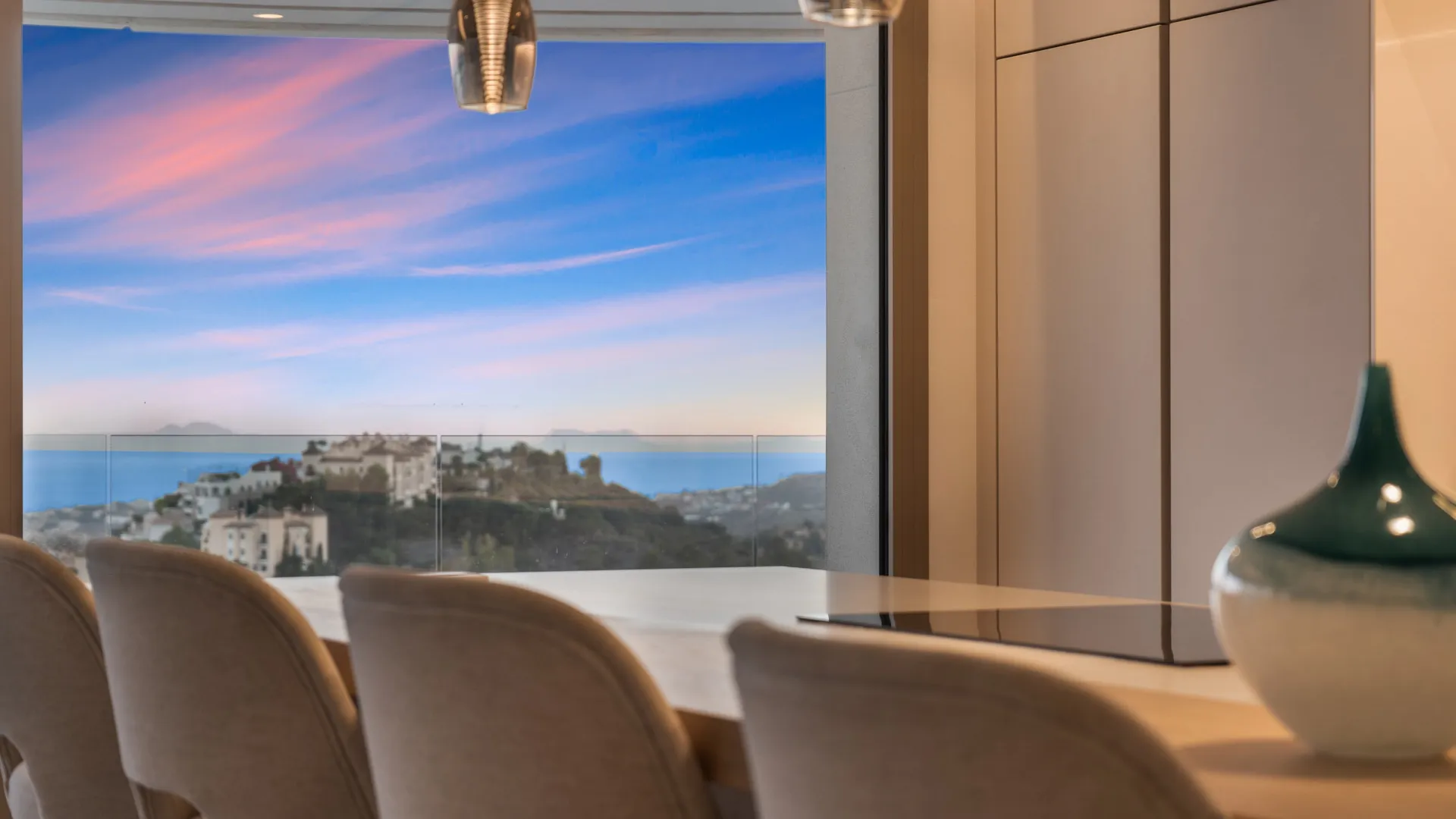 Apartamento a la venta en The View Marbella con 3 dormitorios