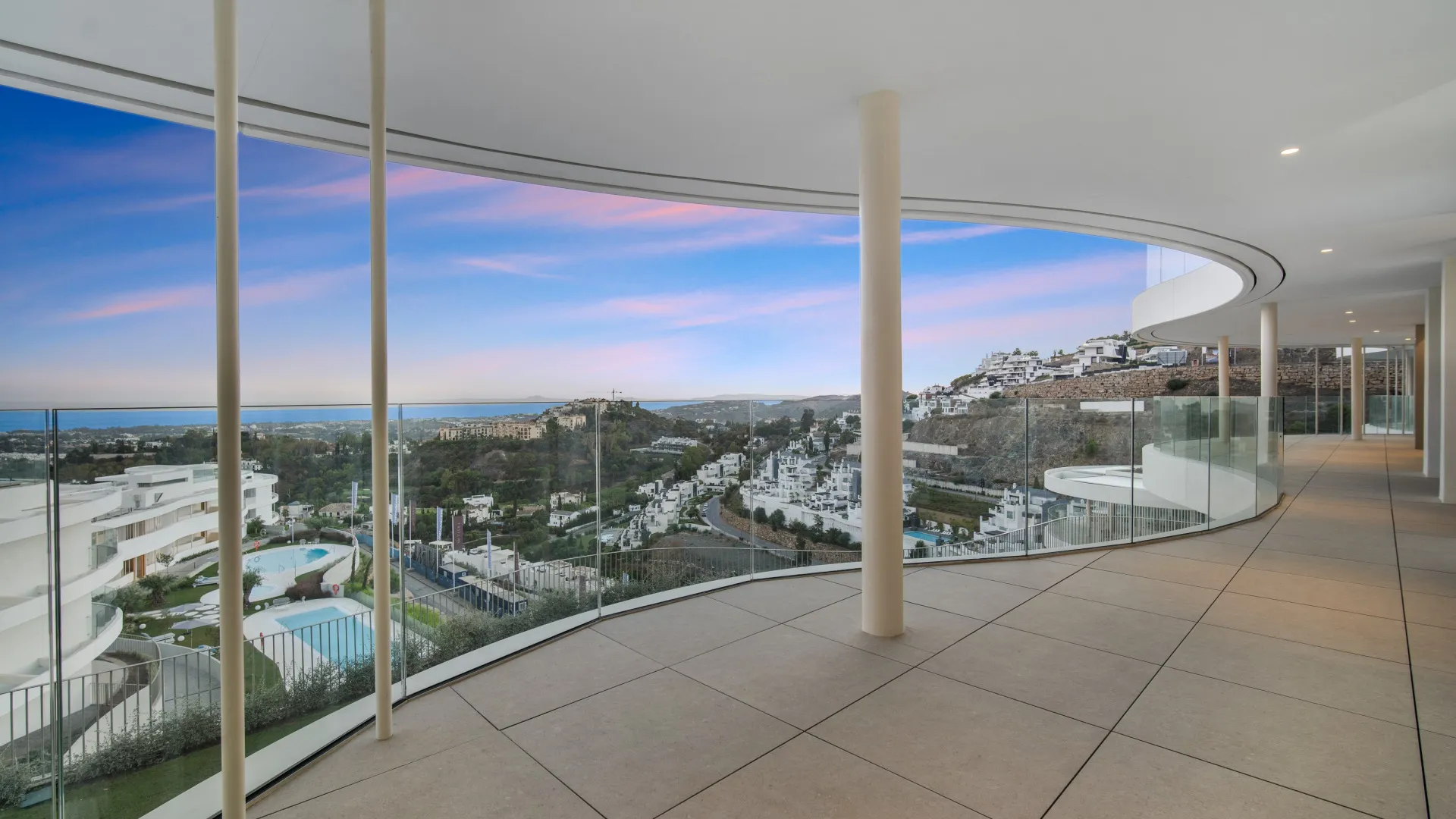 Apartamento a la venta en The View Marbella con 3 dormitorios