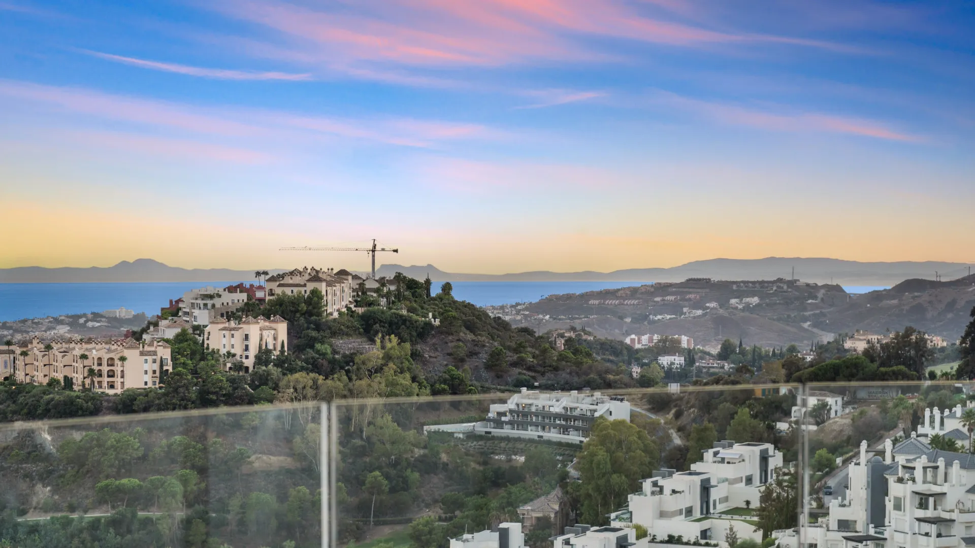 Apartamento a la venta en The View Marbella con 3 dormitorios