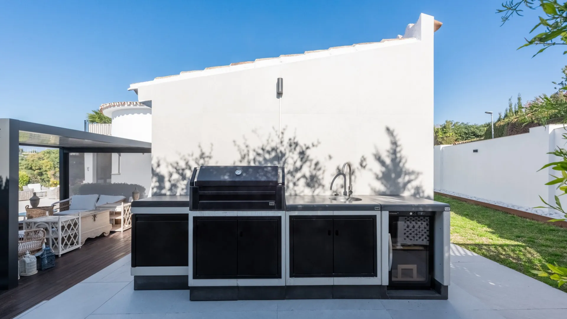 Villa for sale in Guadalmina Alta