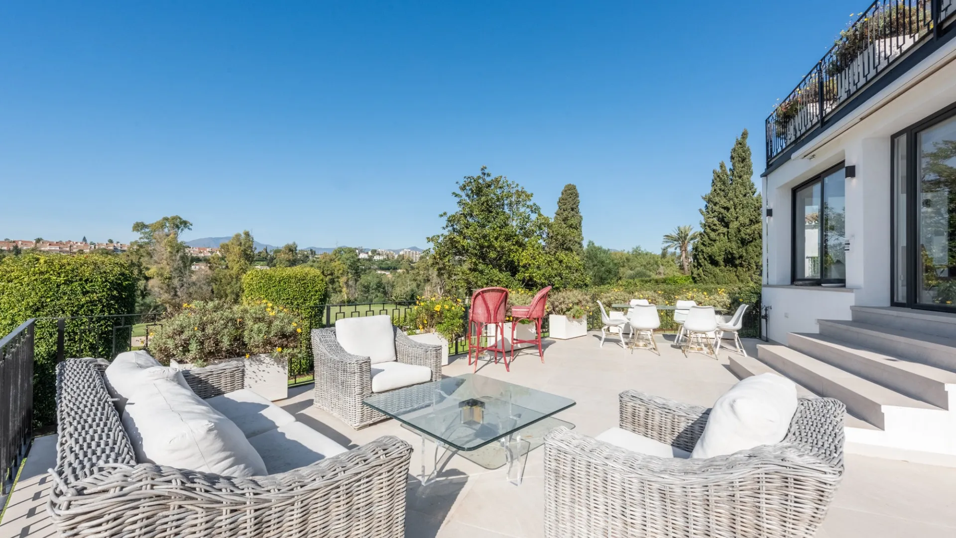 Villa for sale in Guadalmina Alta