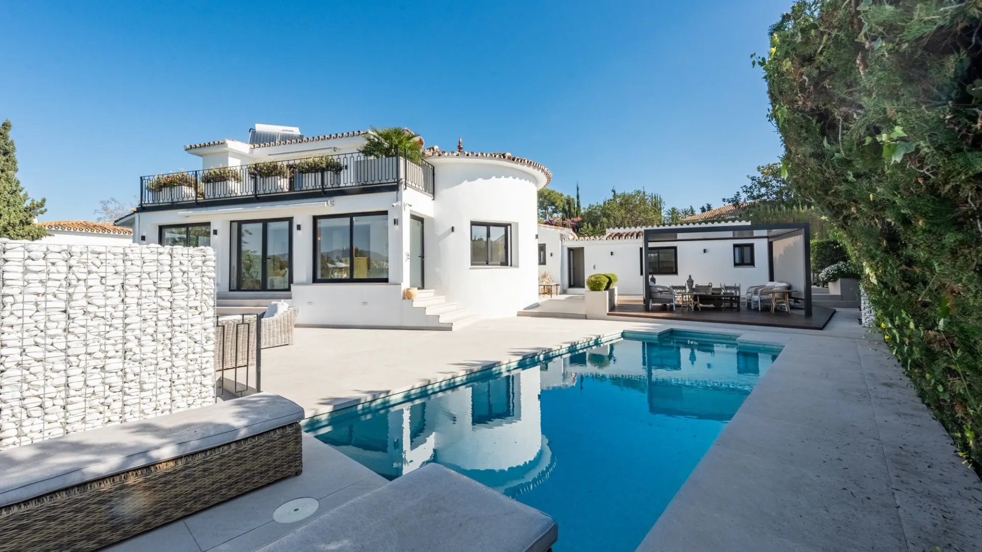 Villa for sale in Guadalmina Alta