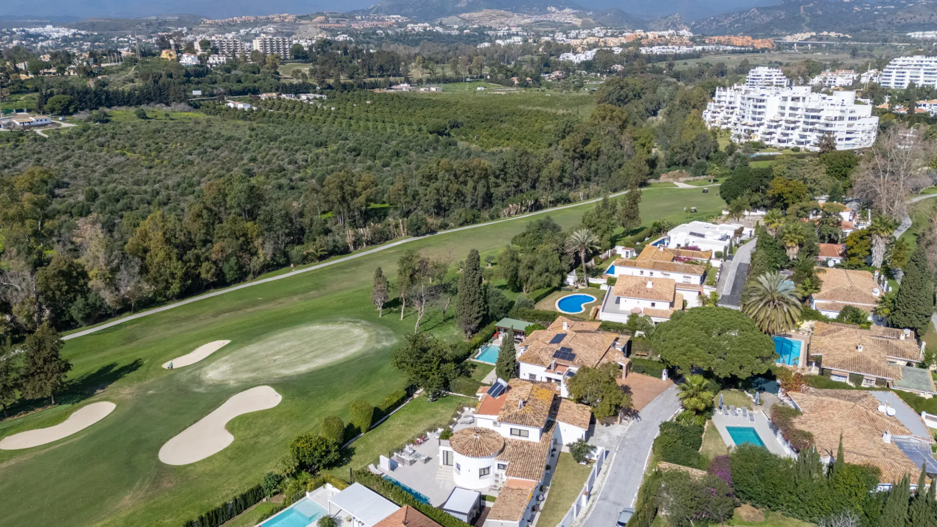 Villa for sale in Guadalmina Alta
