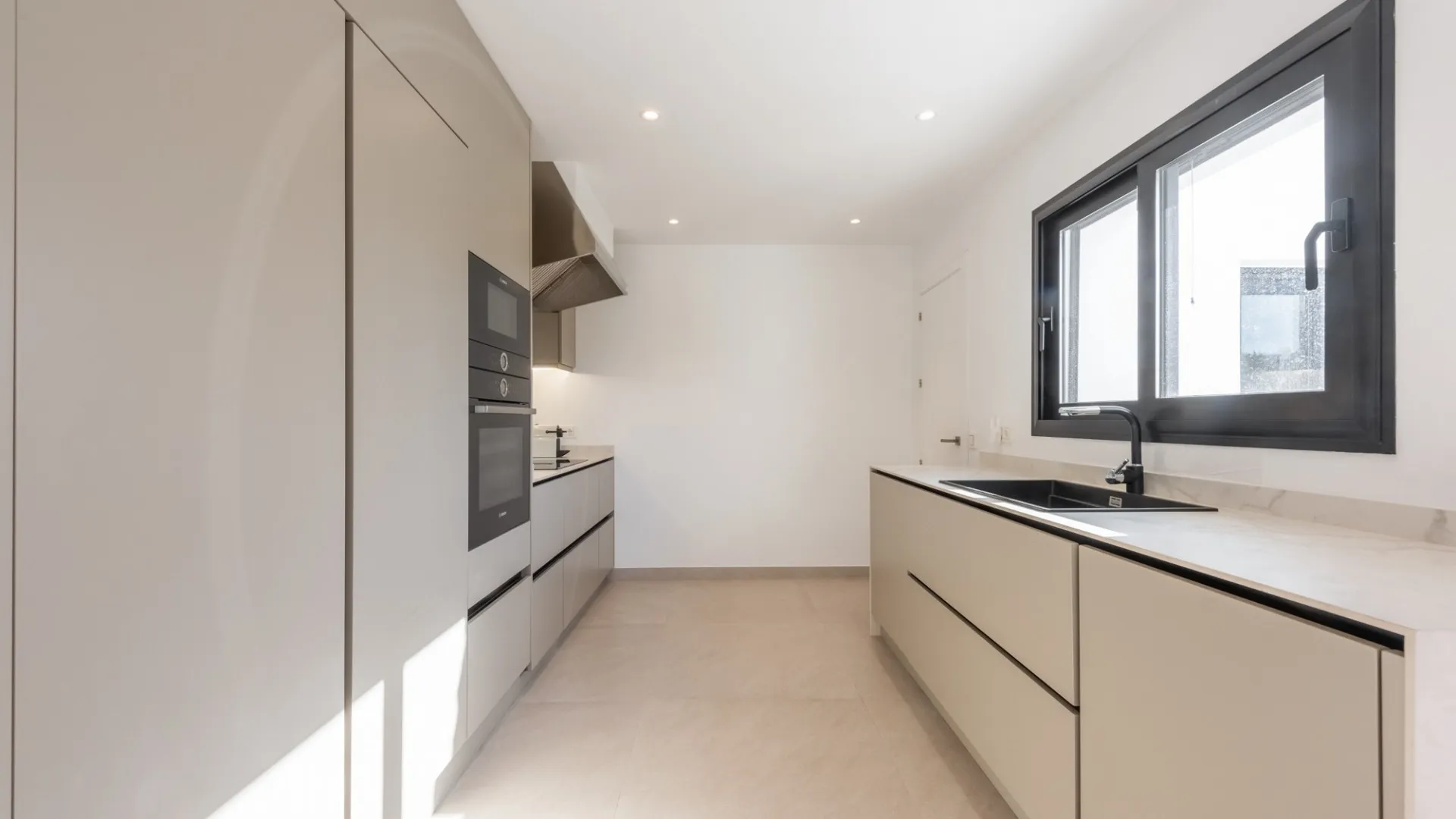 Villa for sale in Guadalmina Alta