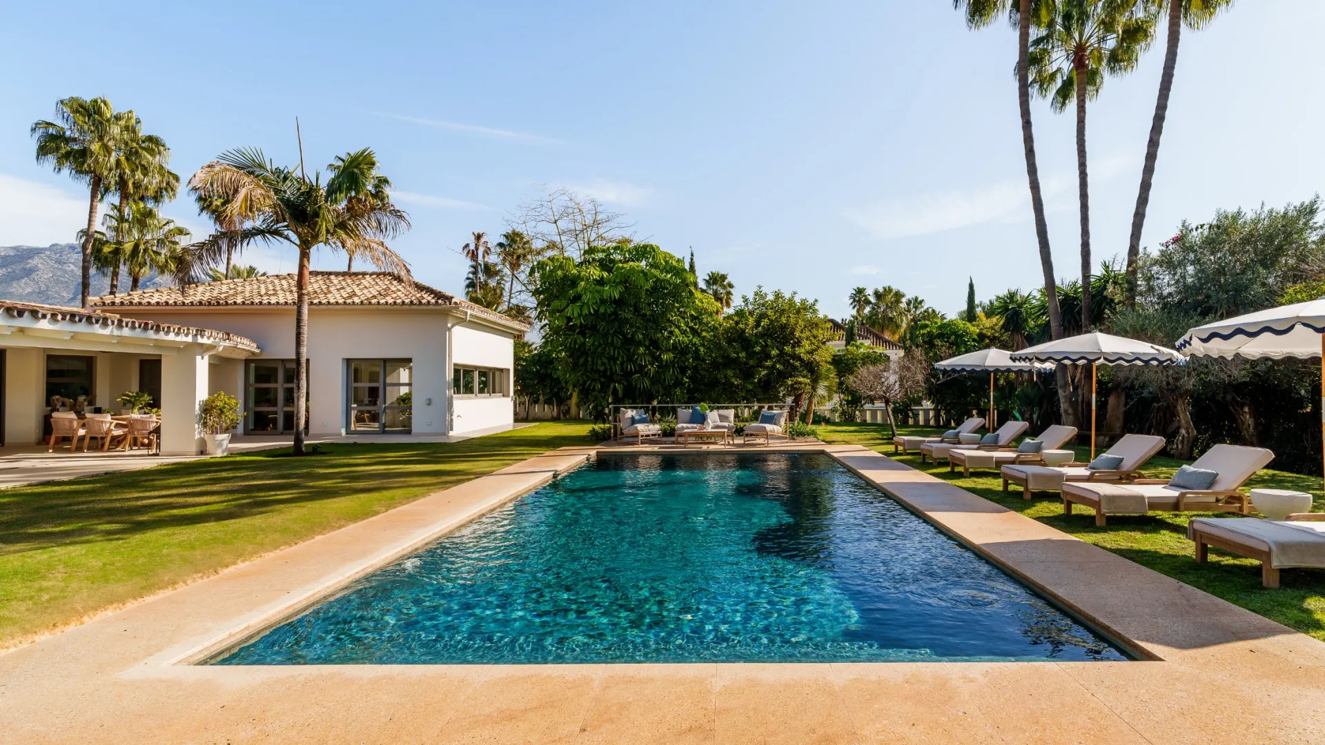 Comprar villa en La Cerquilla de 5 dormitorios