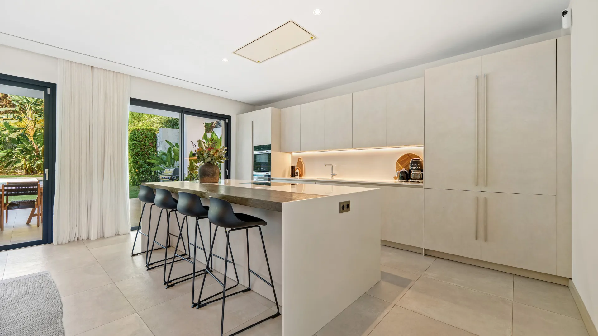 For sale villa with 5 bedrooms in Marbella - Puerto Banus